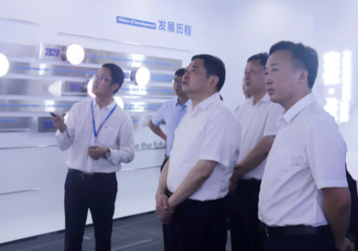 ��ɳ��ί��ί�������г��Ľ�ƽһ�и��в���ҵ���ص���