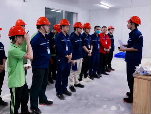 ��פ��ѧ���ں�ˮ�ͼ���������������ϲ���ҵ����Ա��ʱ��׼����