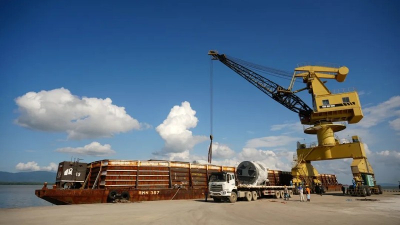 ����Ͷ���������ʡ�|�ŵ�88������վ�ϼ���������ҵ��������װ������